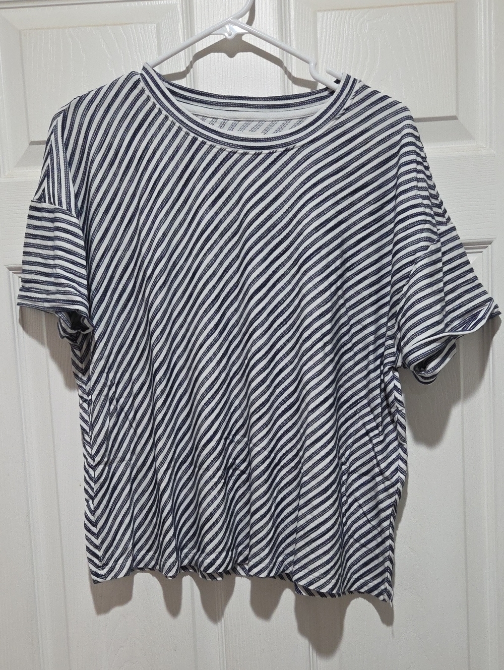 Lou & Grey Striped Short-Sleeve Tee - Navy & White